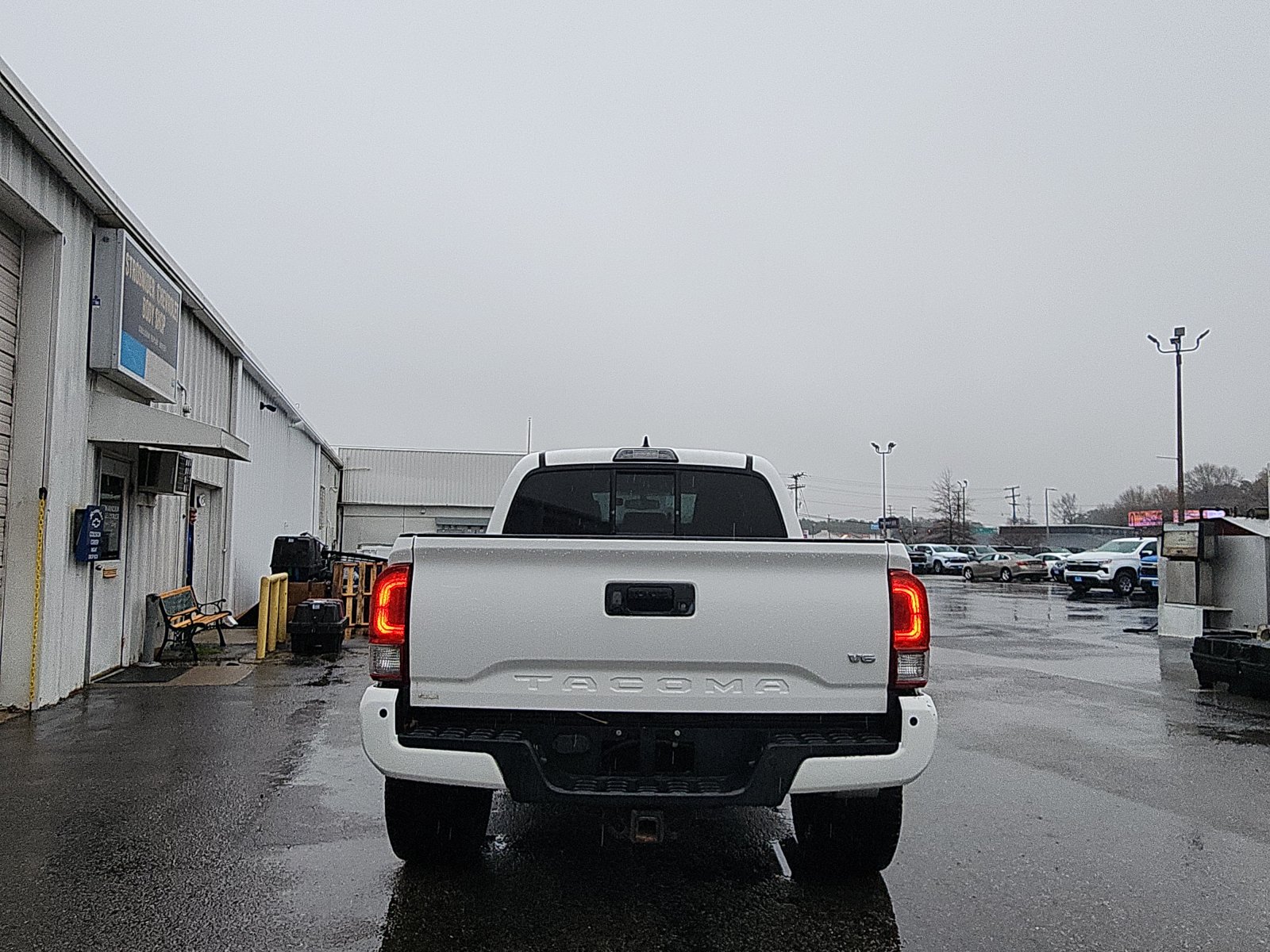 2016 Toyota Tacoma TRD Sport photo 4