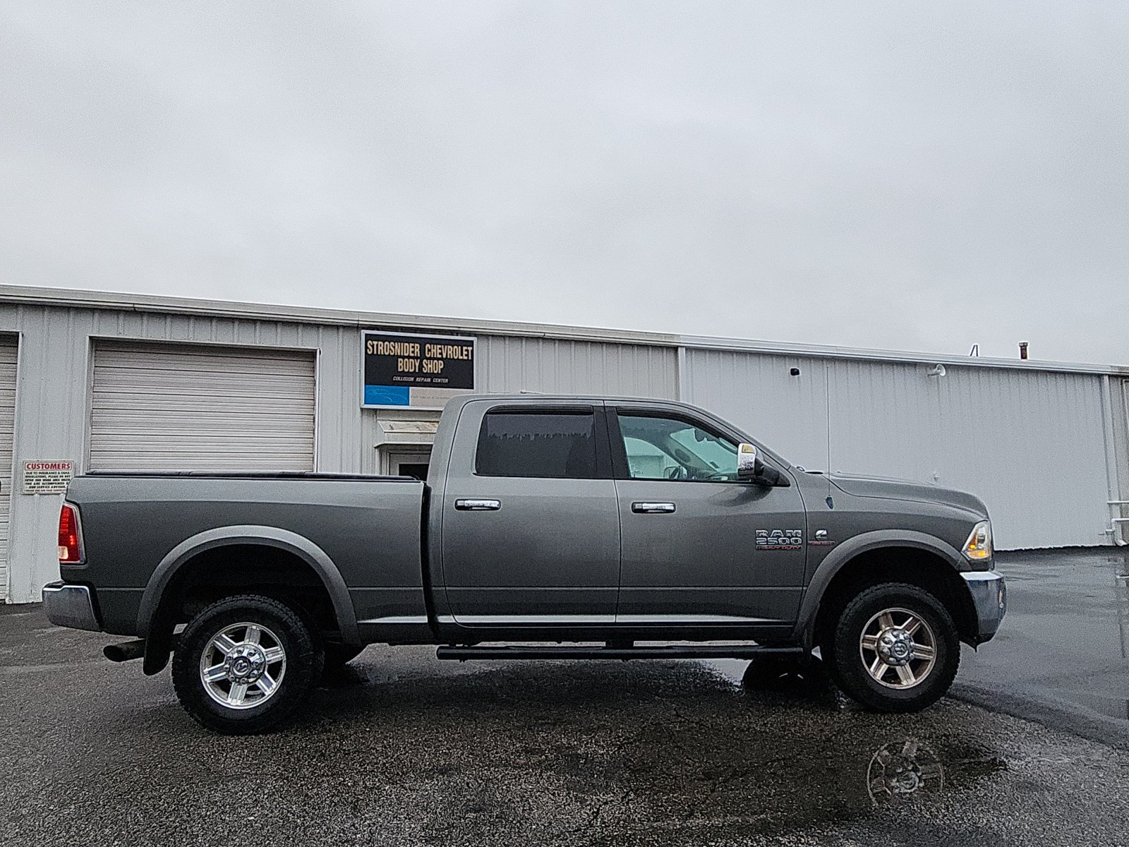 2013 Ram 2500 Laramie photo 3