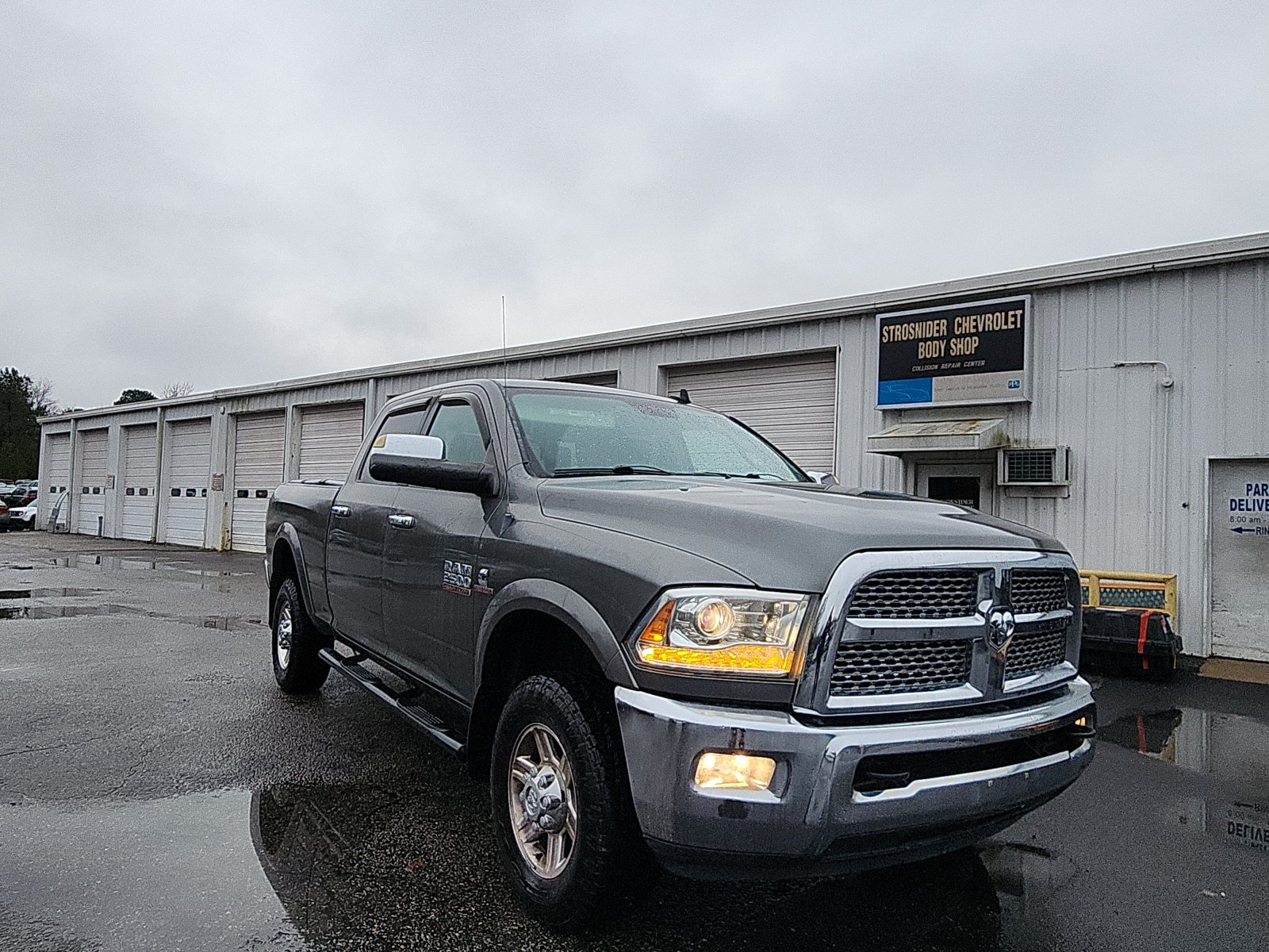 2013 Ram 2500 Laramie photo 4