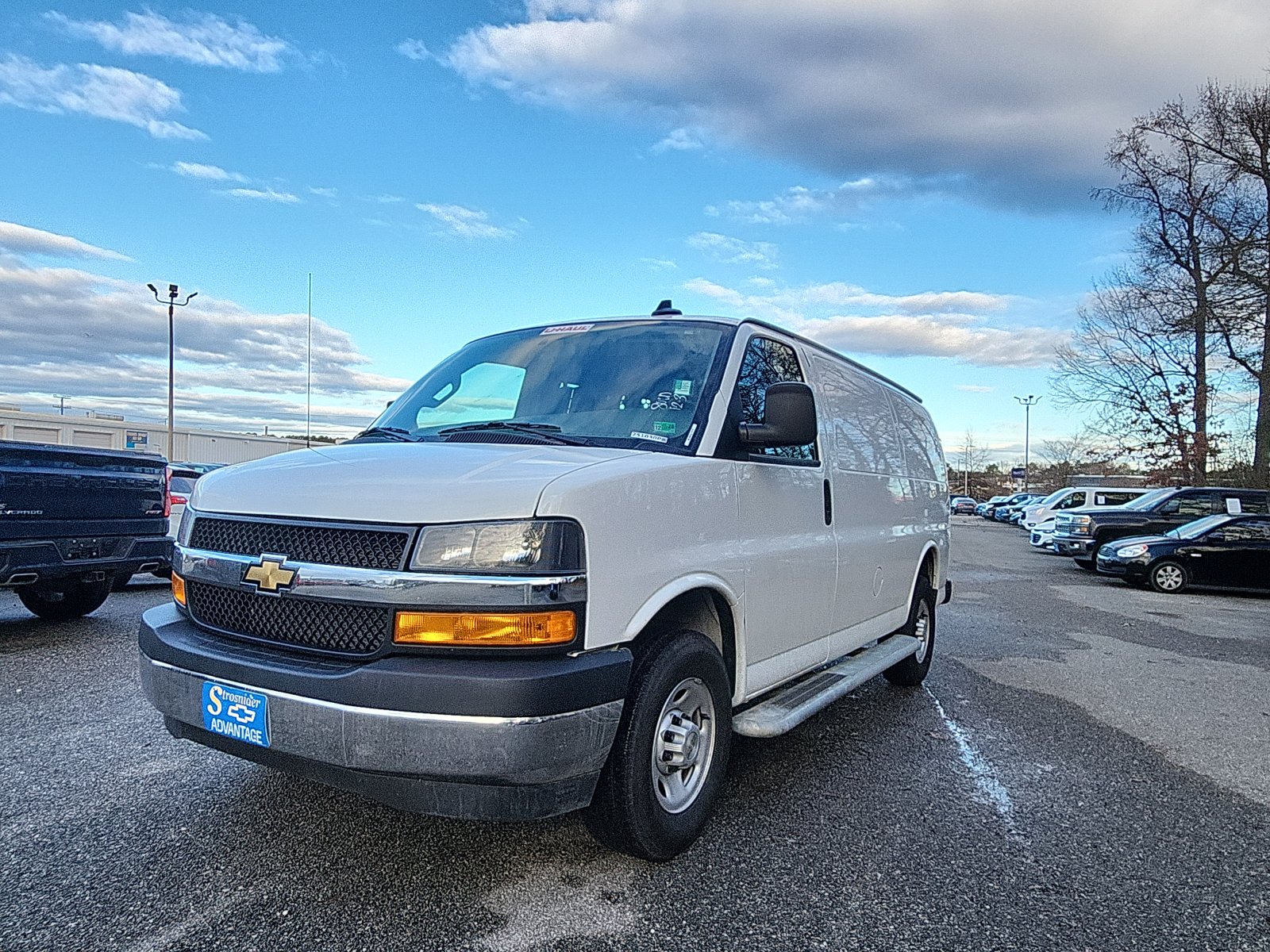 2024 Chevrolet Express Cargo Work Van's photo