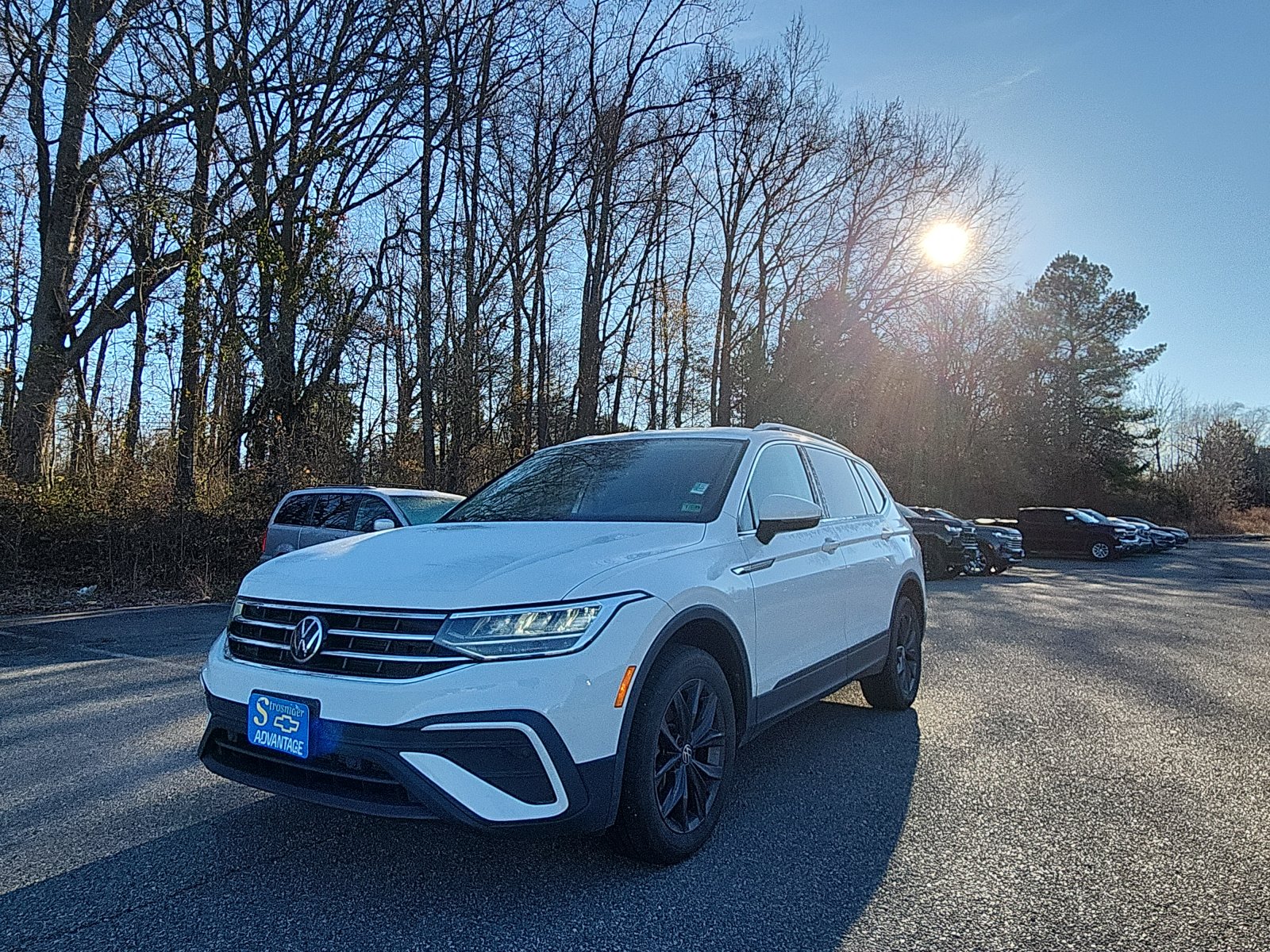 2022 Volkswagen Tiguan SE's photo
