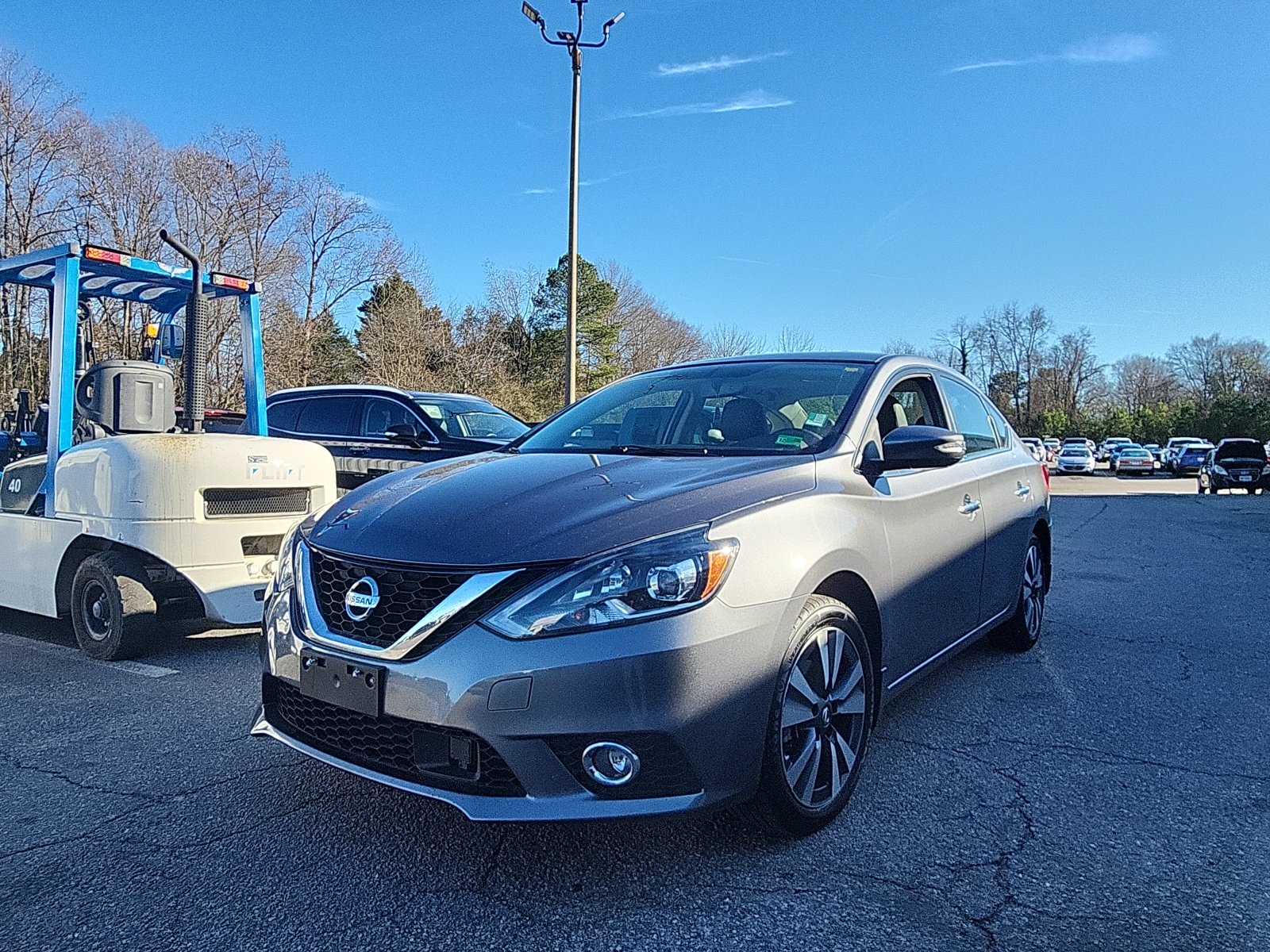 2018 Nissan Sentra SL's photo