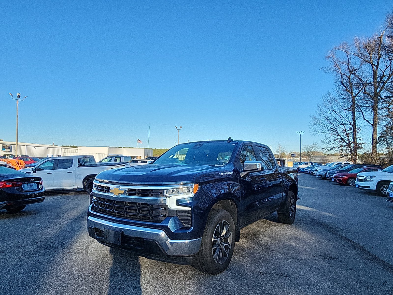 2023 Chevrolet Silverado LT's photo