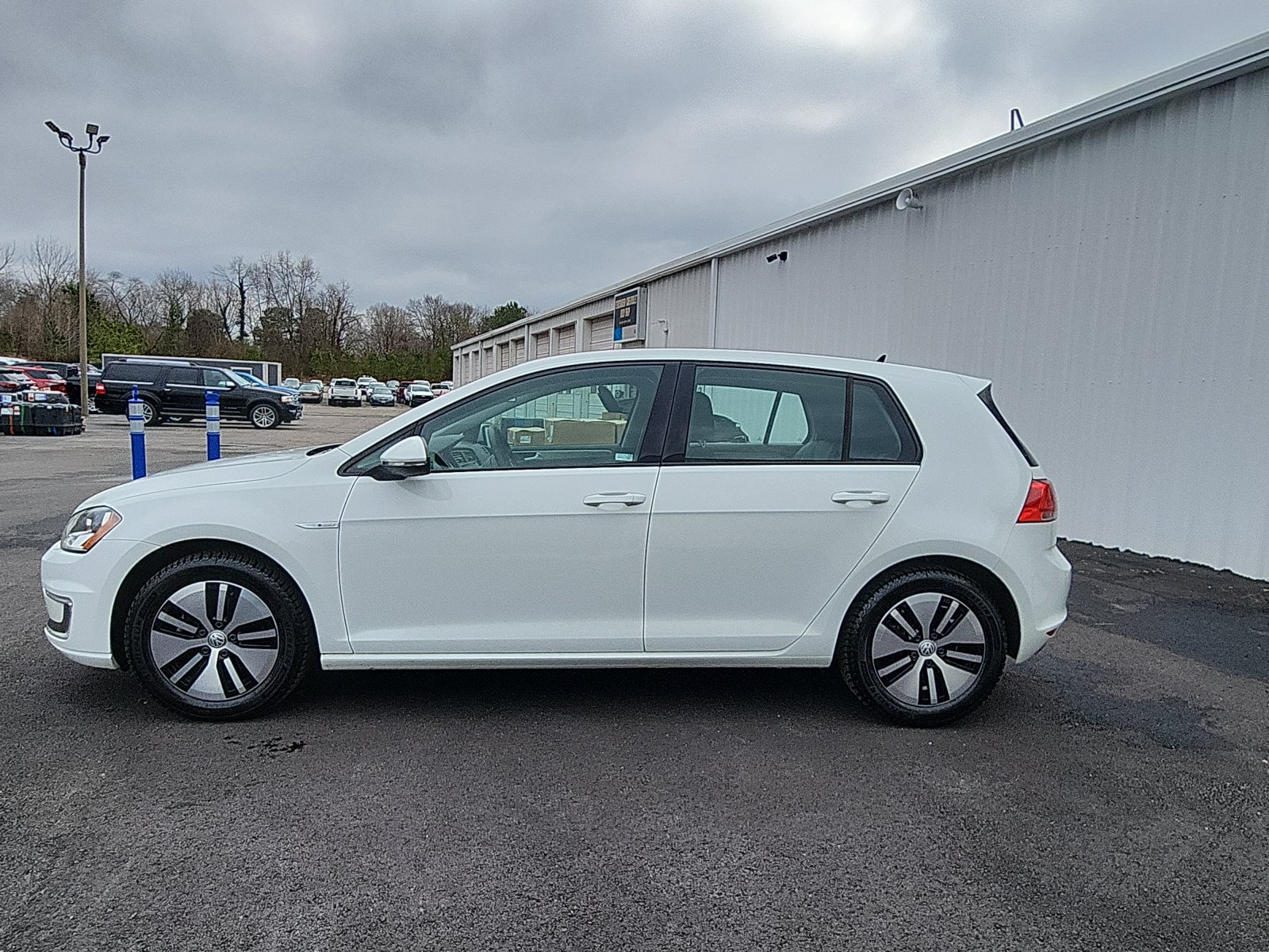 Used 2016 Volkswagen e-Golf e-Golf SE with VIN WVWKP7AU4GW914211 for sale in Hopewell, VA