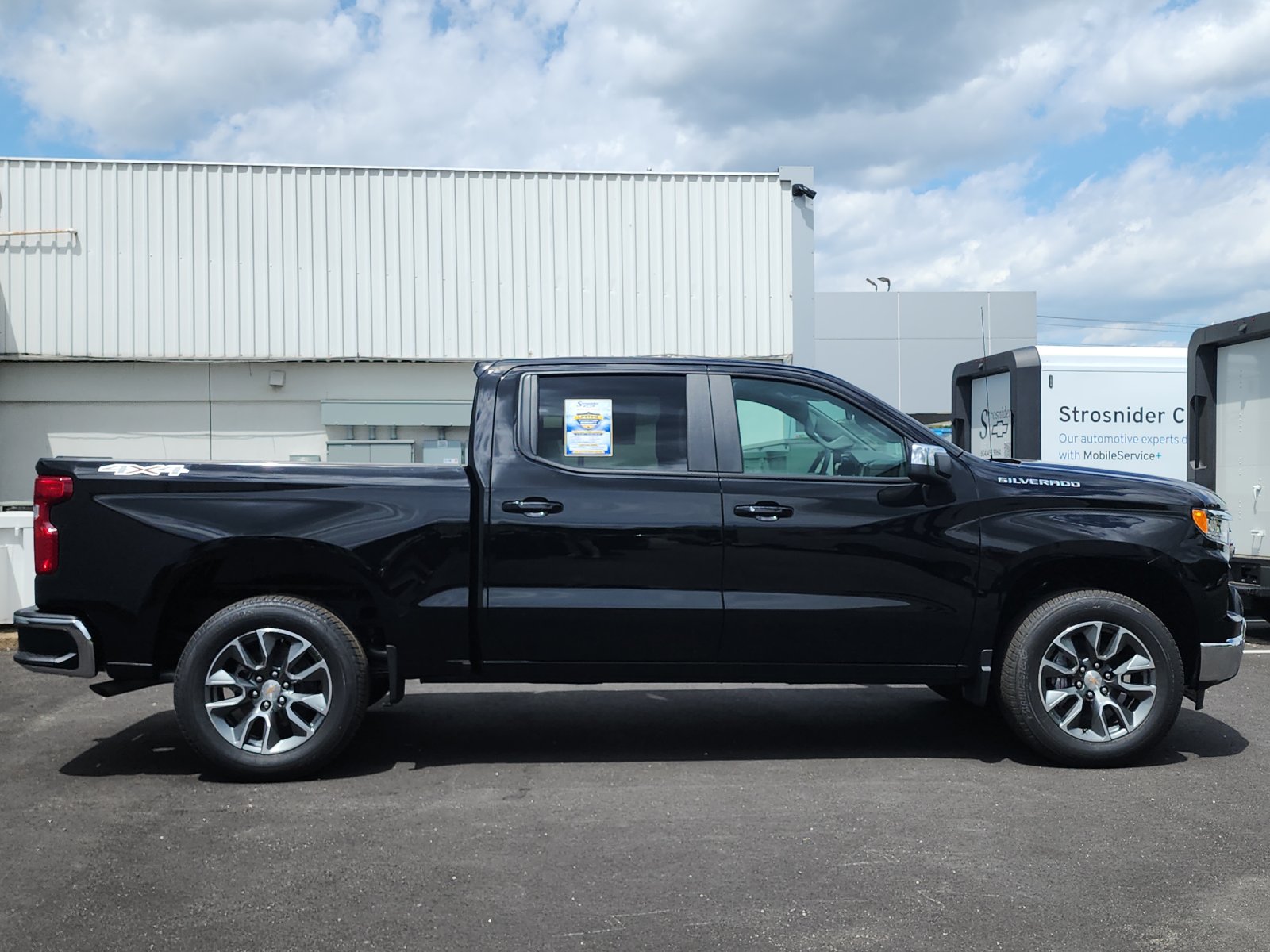 2026 Chevrolet Silverado 1500 LT - Photo 6