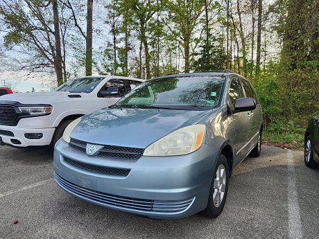 2005 Toyota Sienna LE 