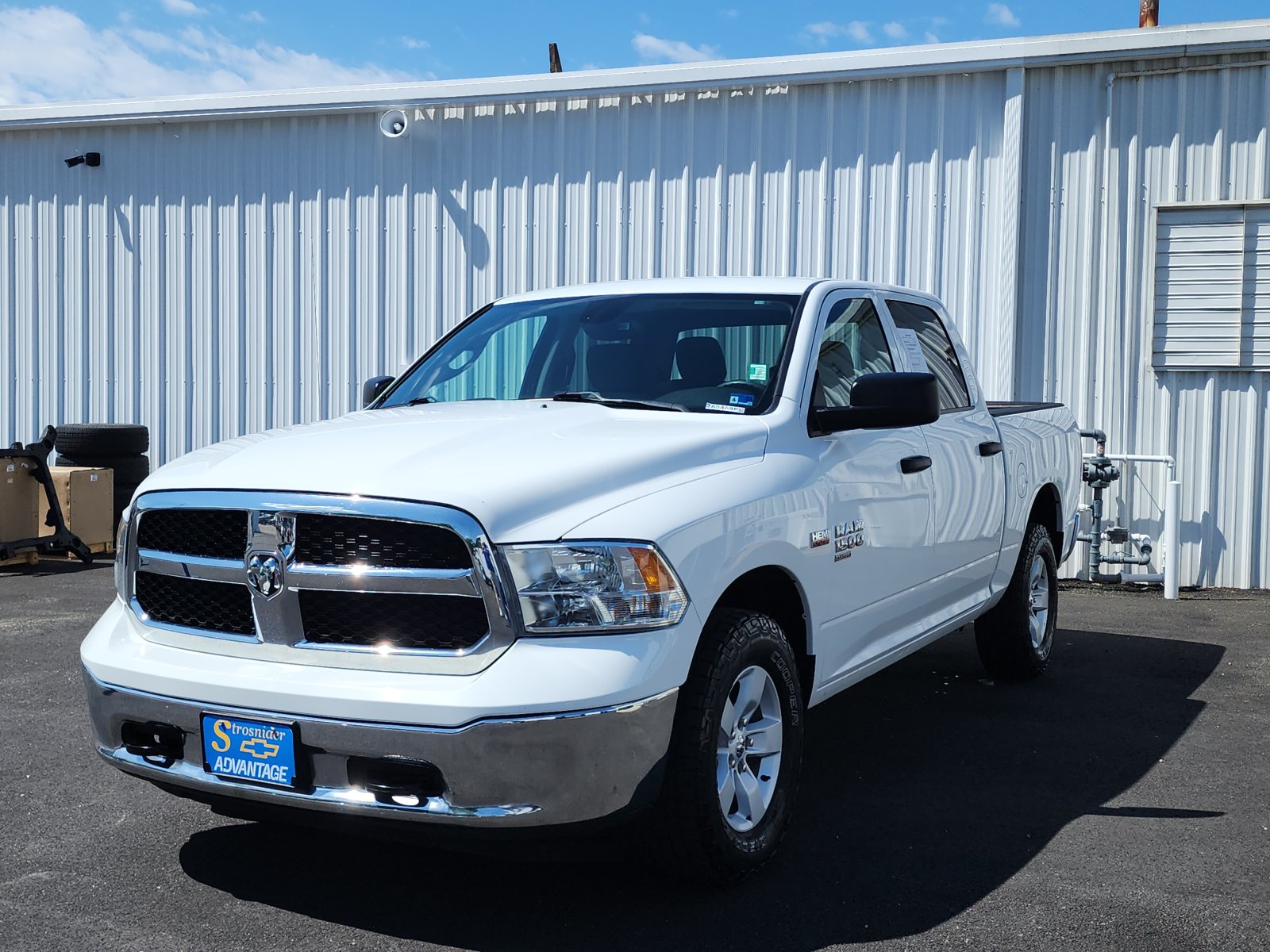 2022 RAM 1500 Classic SLT Crew Cab 4x4 5'7" Box's photo
