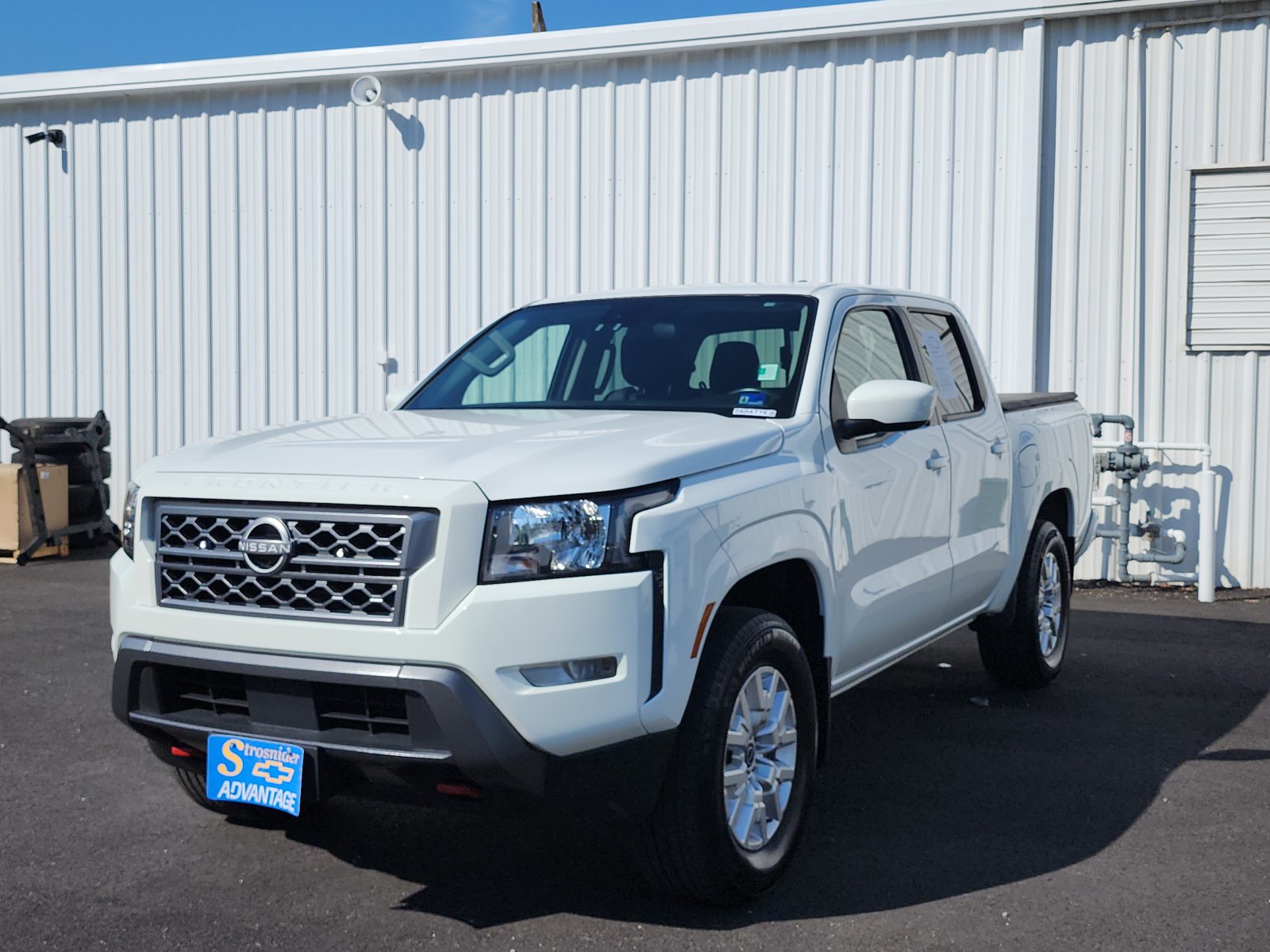 2023 Nissan Frontier SV Crew Cab 4X4 SWB's photo