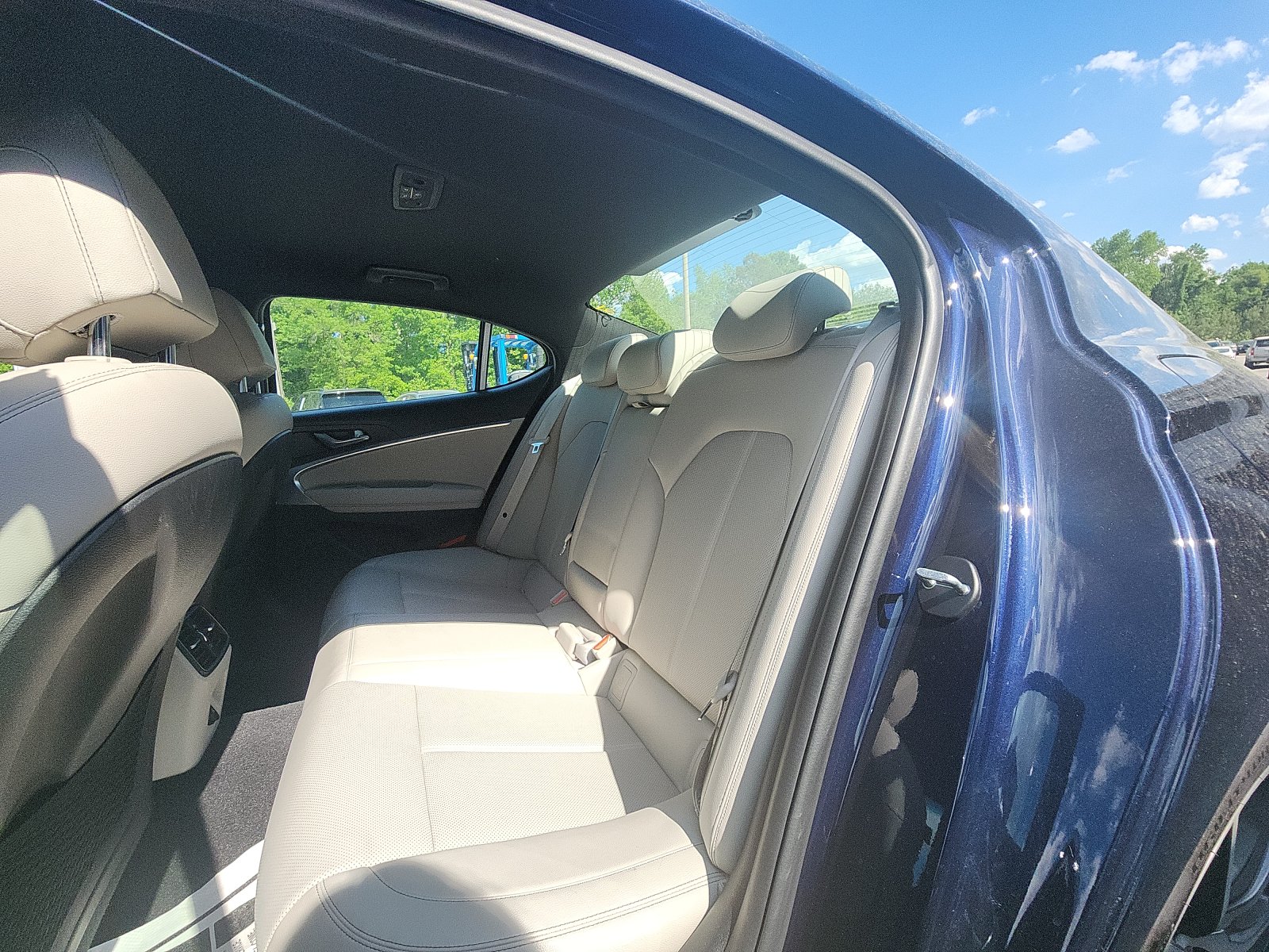 2023 GENESIS G70 Standard - Photo 22