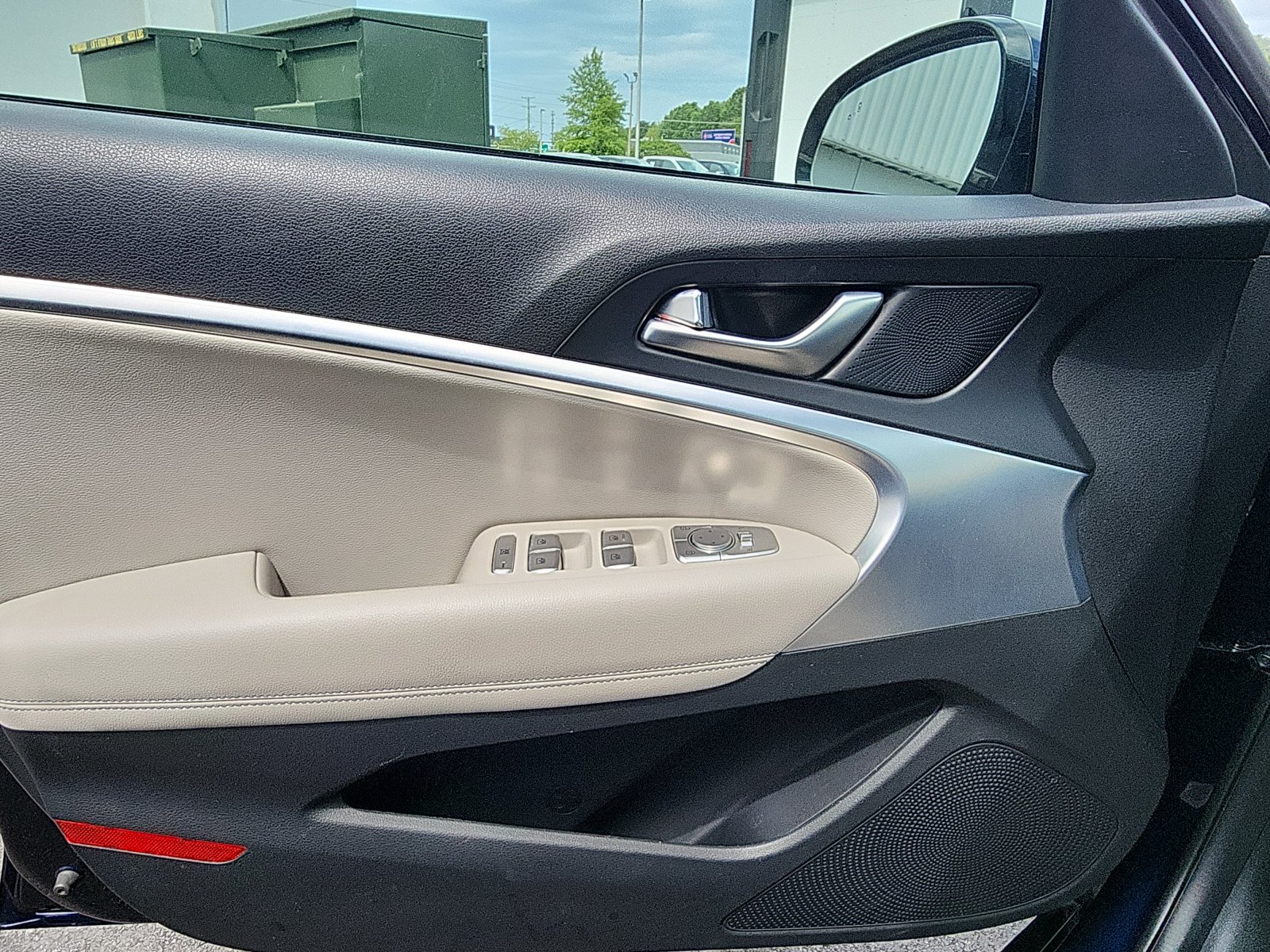 2023 GENESIS G70 Standard - Photo 18