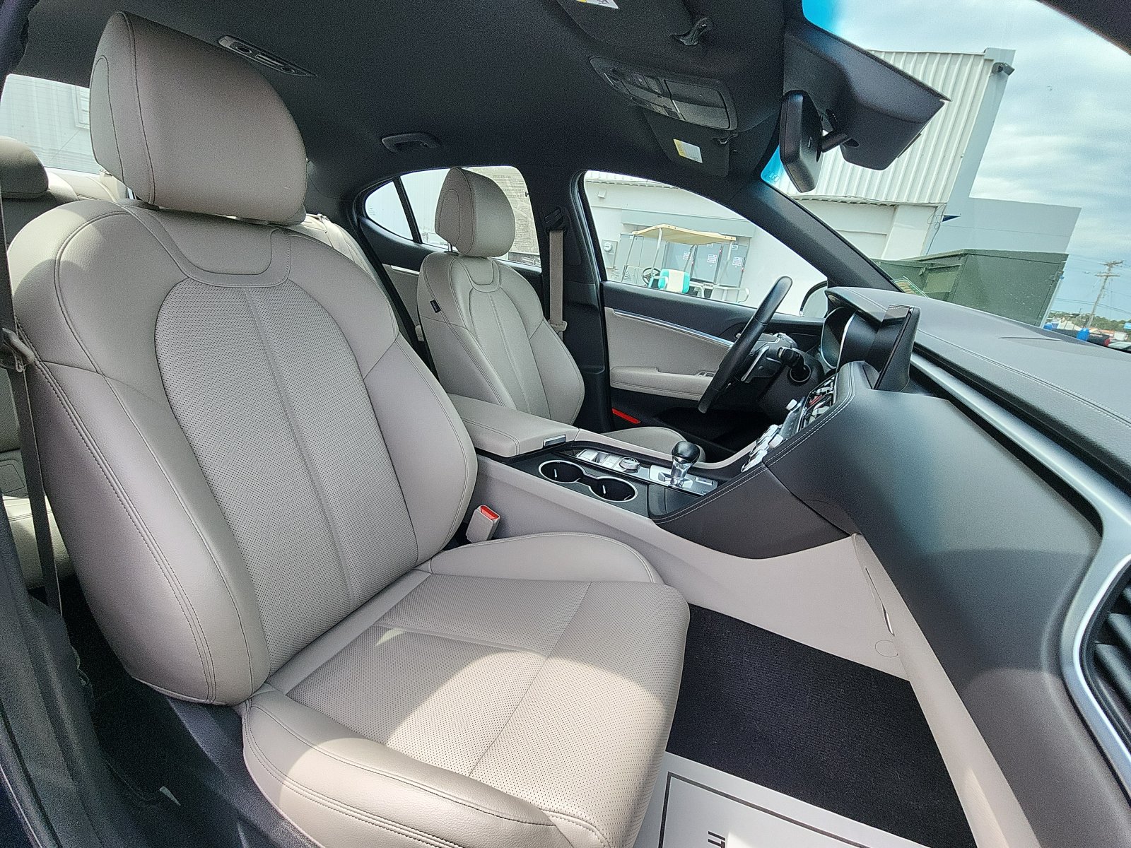 2023 GENESIS G70 Standard - Photo 23