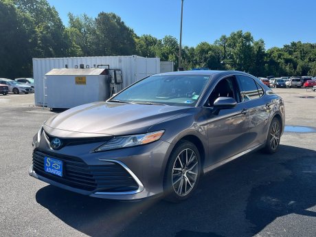 2022 Toyota Camry Hybrid XLE 