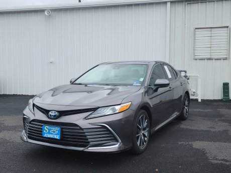 2022 Toyota Camry Hybrid XLE 