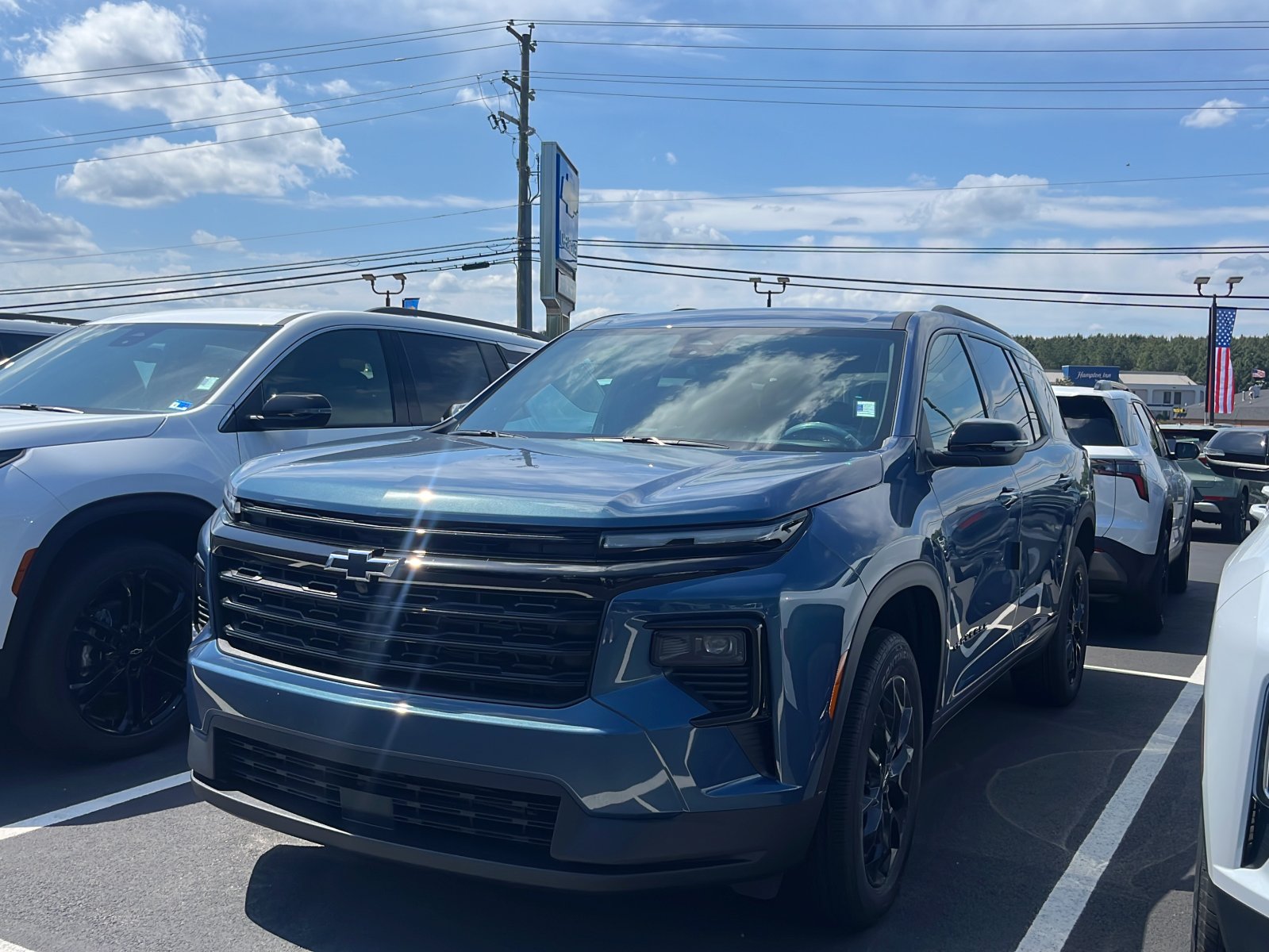 2026 Chevrolet Traverse FWD LT's photo