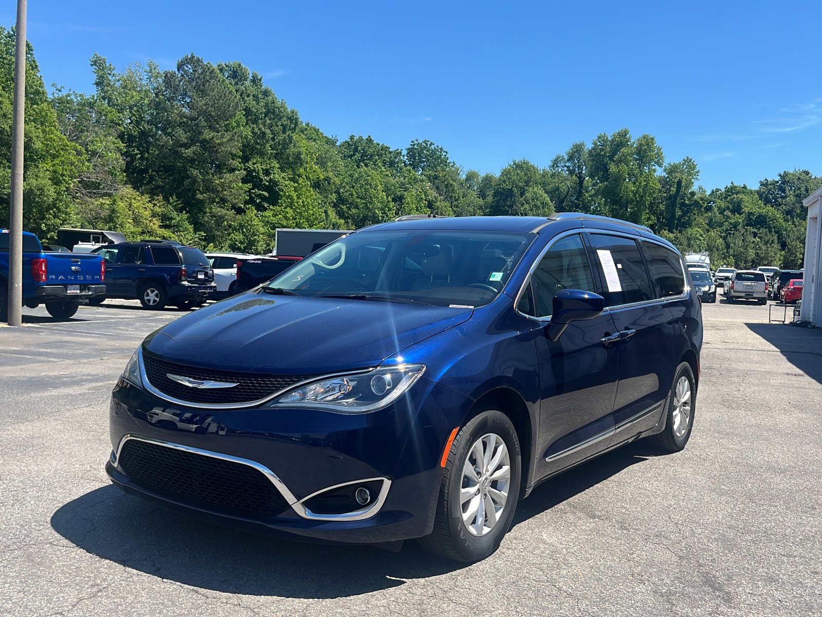 2018 Chrysler Pacifica Touring L's photo