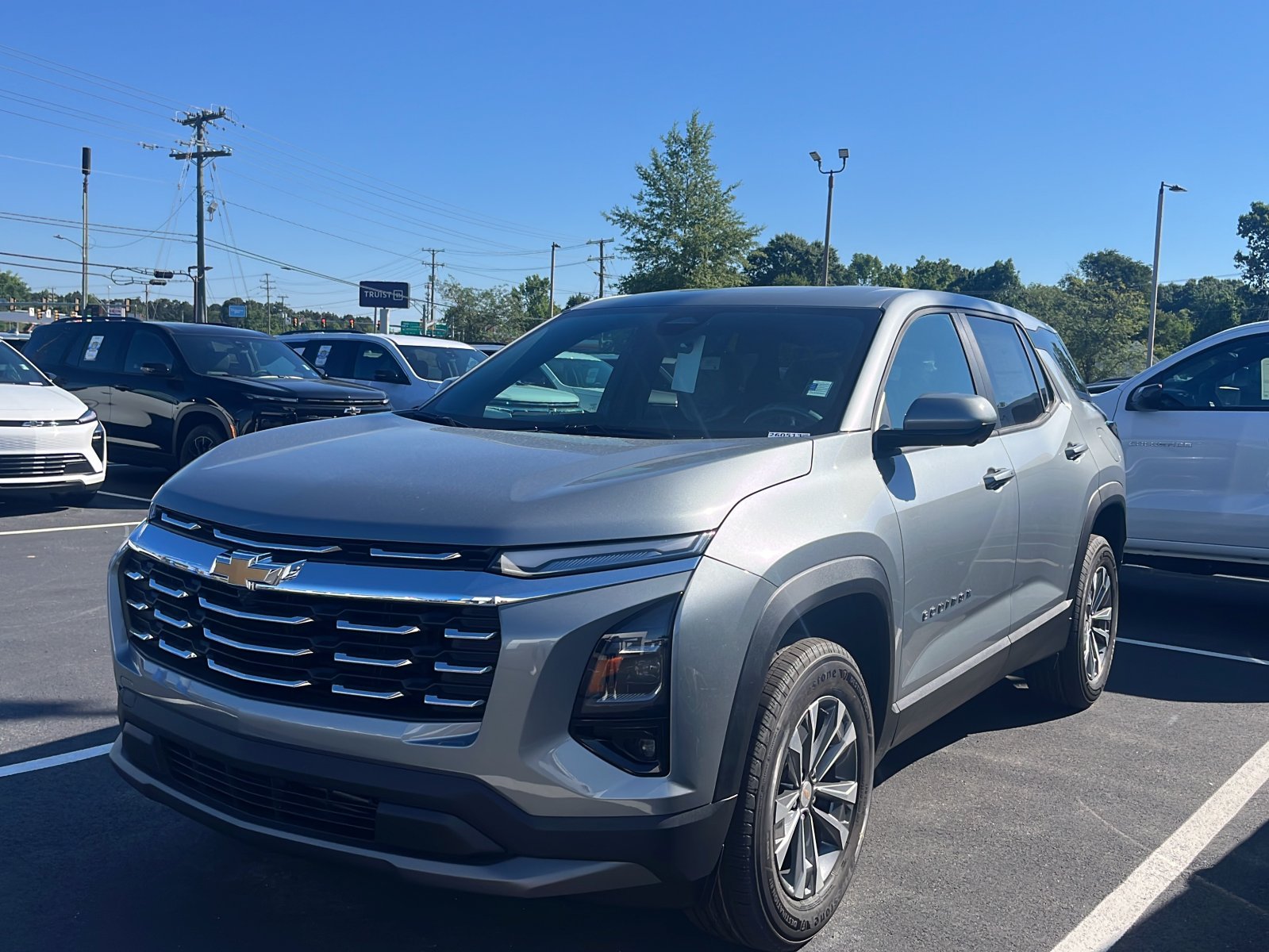 2026 Chevrolet Equinox LT 1.5T's photo