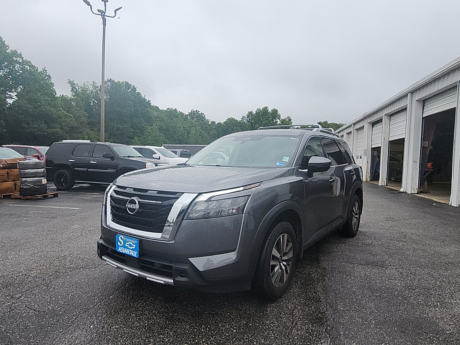 2025 Nissan Pathfinder SL 4WD's photo