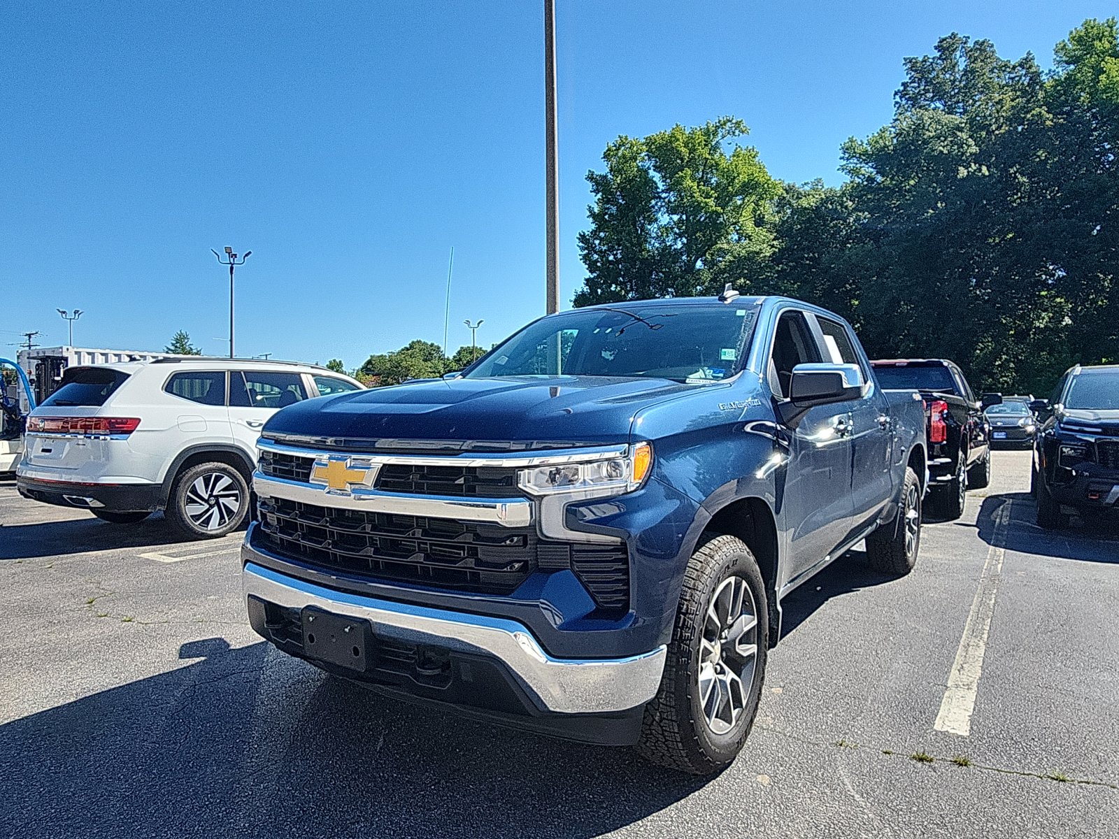 2022 Chevrolet Silverado 1500 LT 2FL 4X4 Crew Cab Short Box's photo