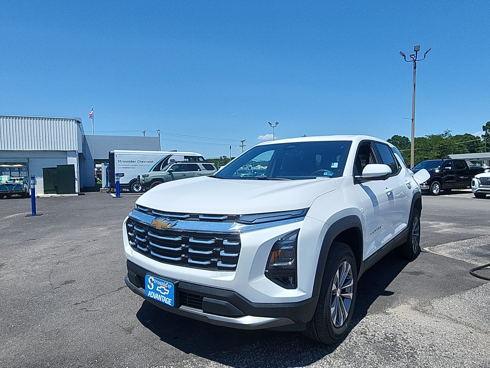 2026 Chevrolet Equinox LT 1.5T's photo
