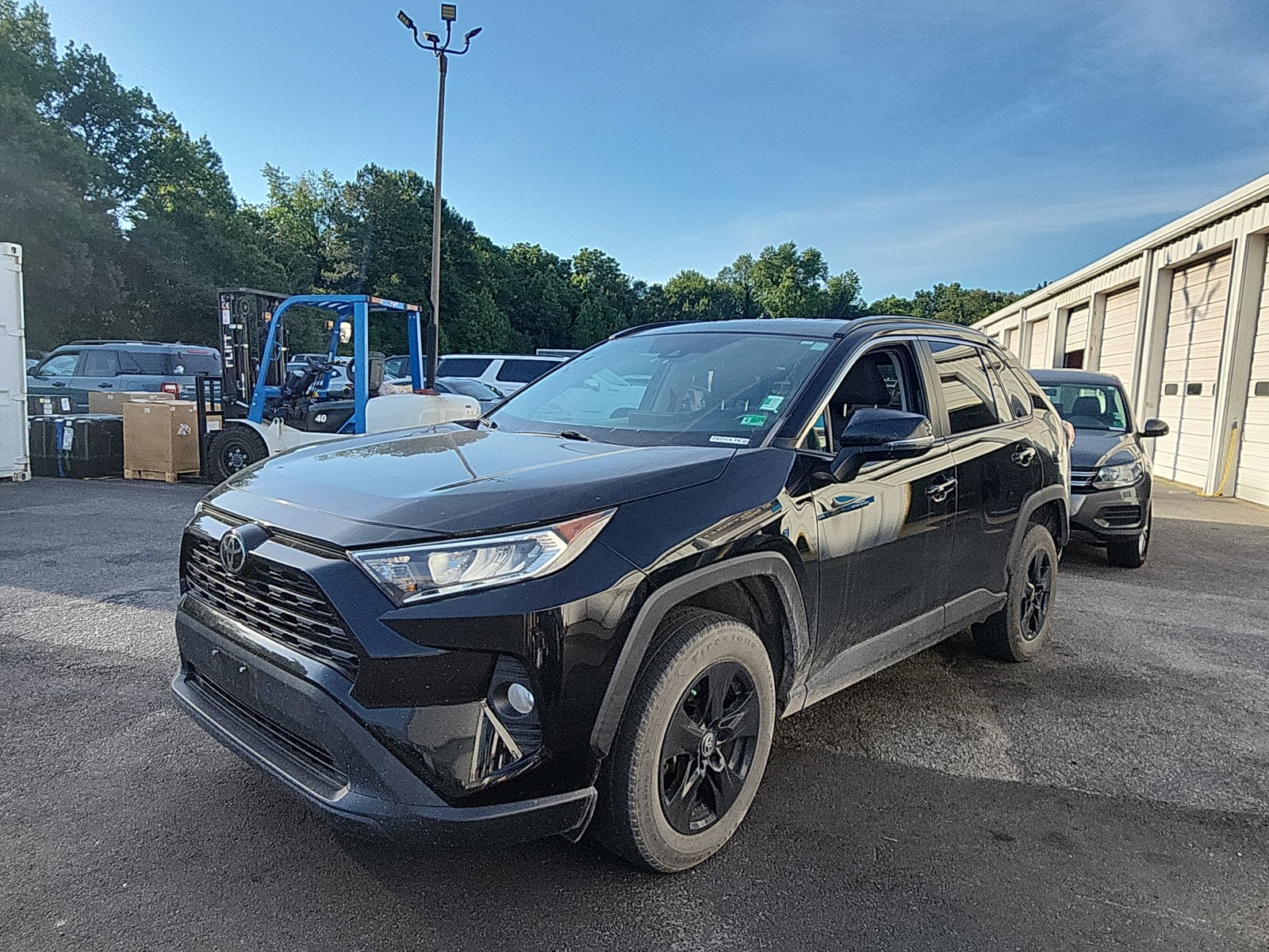 2021 Toyota RAV4 XLE FWD's photo