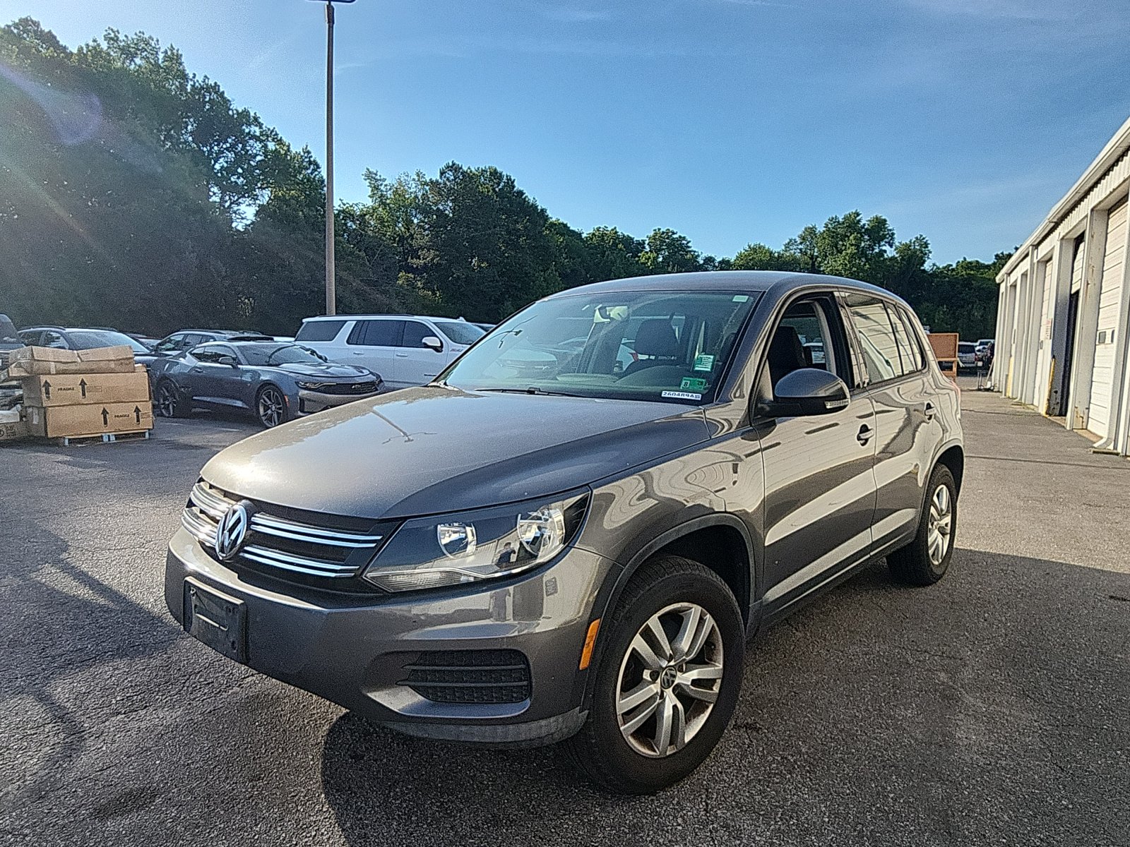 2014 Volkswagen Tiguan 2.0T SE's photo