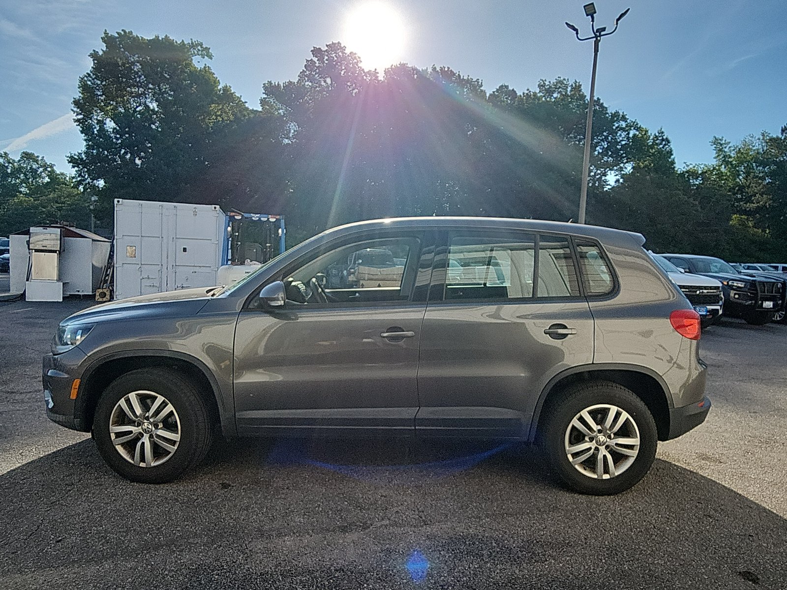 Used 2014 Volkswagen Tiguan SE with VIN WVGAV3AX6EW609337 for sale in Hopewell, VA