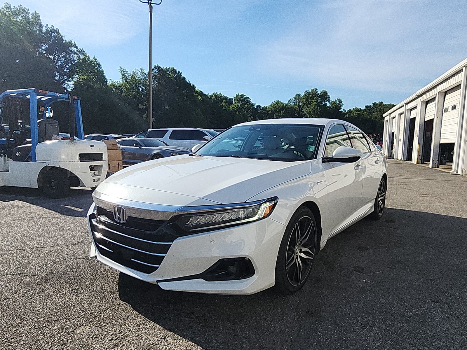 2022 Honda Accord Hybrid Touring's photo