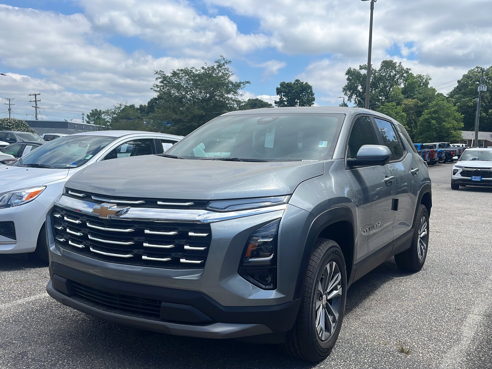 2026 Chevrolet Equinox LT 1.5T's photo