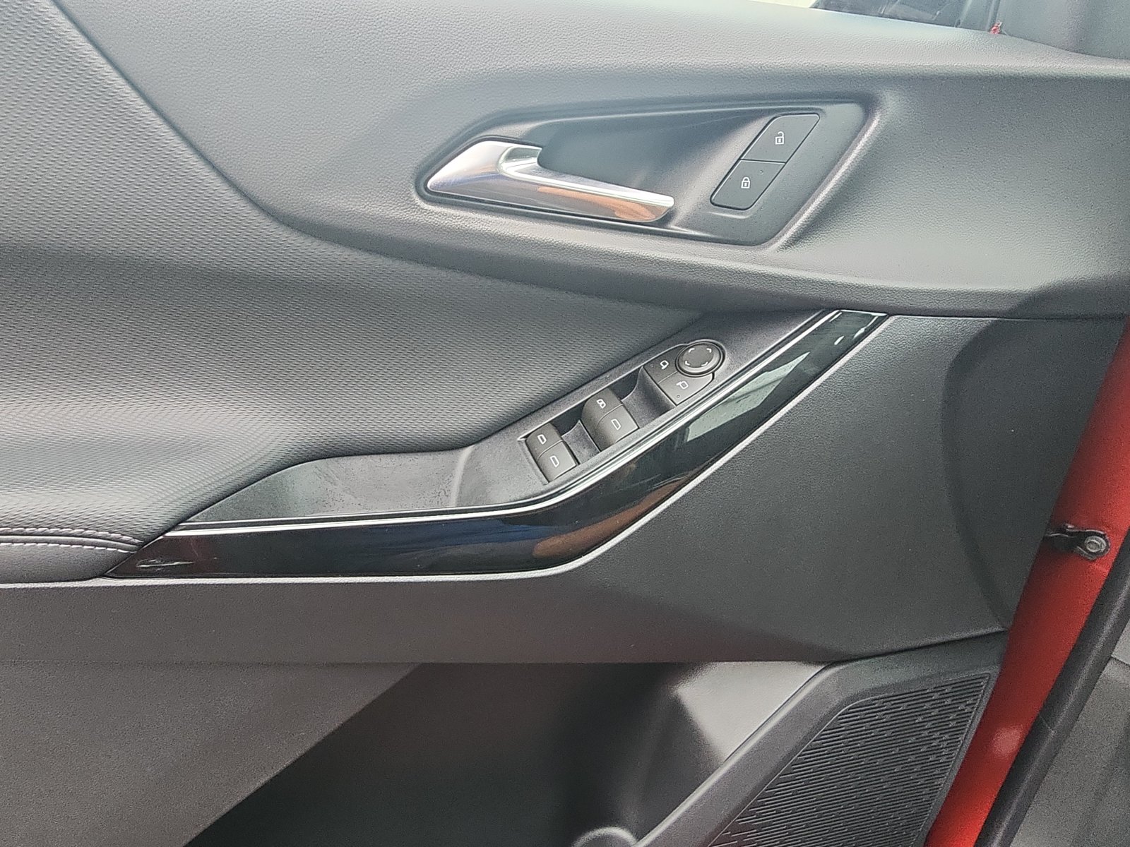 2026 Chevrolet Equinox LT - Photo 18