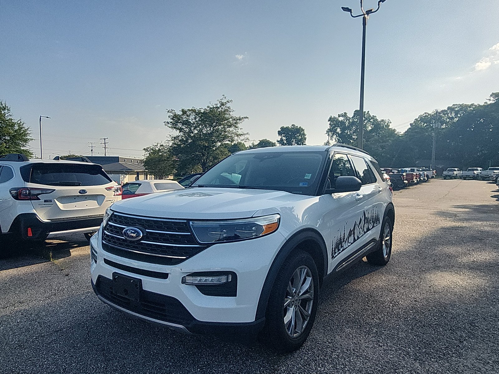 2020 Ford Explorer XLT 4WD's photo