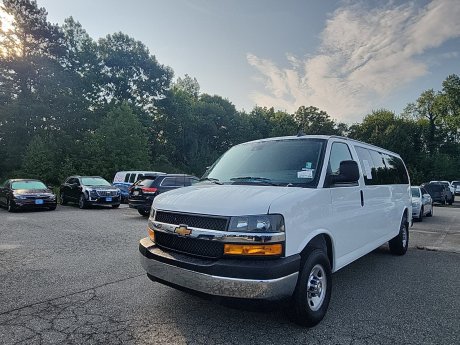 2025 Chevrolet Express Passenger LT 