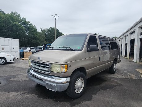 2002 Ford E-350 Super Duty XLT 
