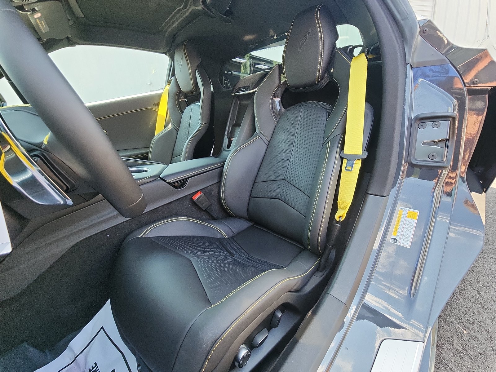 2027 Chevrolet Corvette 2LT - Photo 21