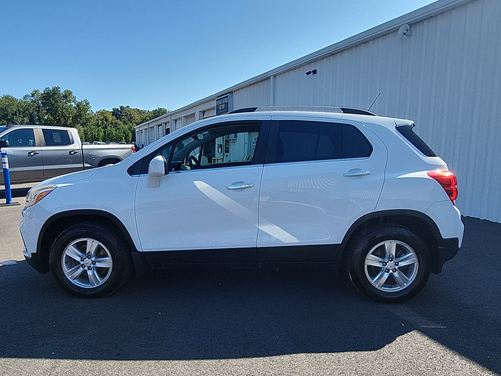 Used 2018 Chevrolet Trax LT with VIN KL7CJPSB2JB557044 for sale in Hopewell, VA