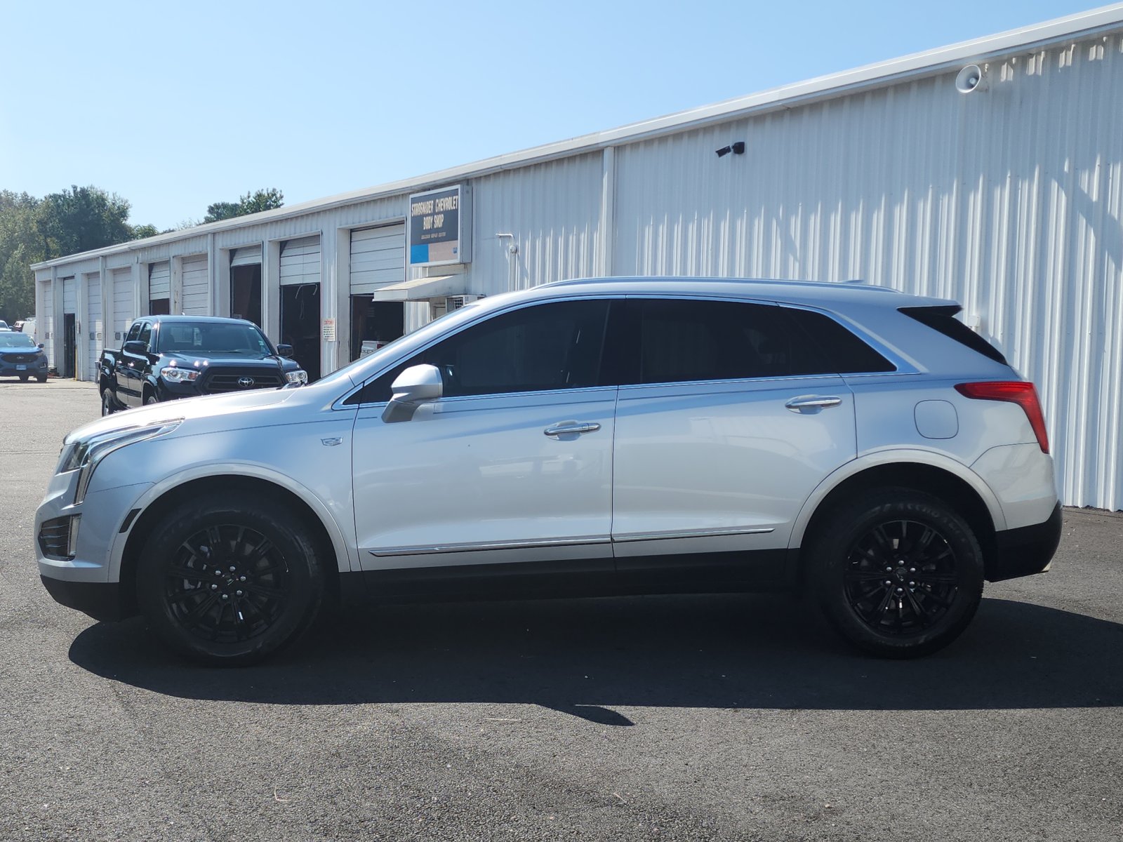 Used 2017 Cadillac XT5 Luxury with VIN 1GYKNBRS7HZ242327 for sale in Hopewell, VA