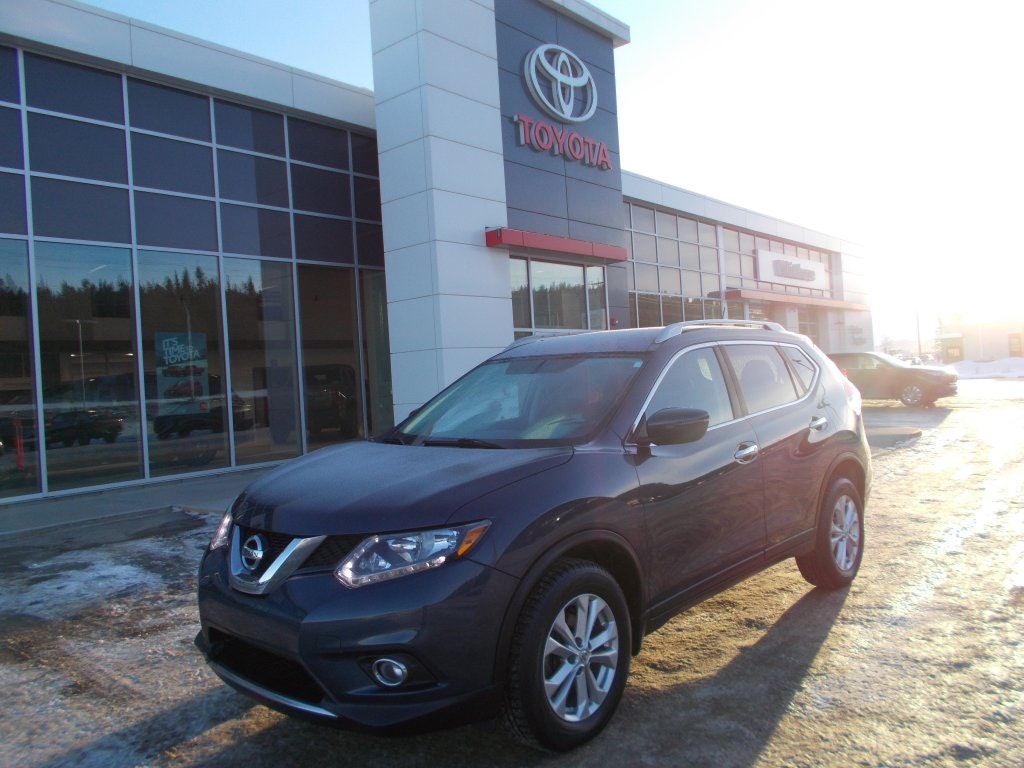 2016 Nissan Rogue SV (9677A) Main Image