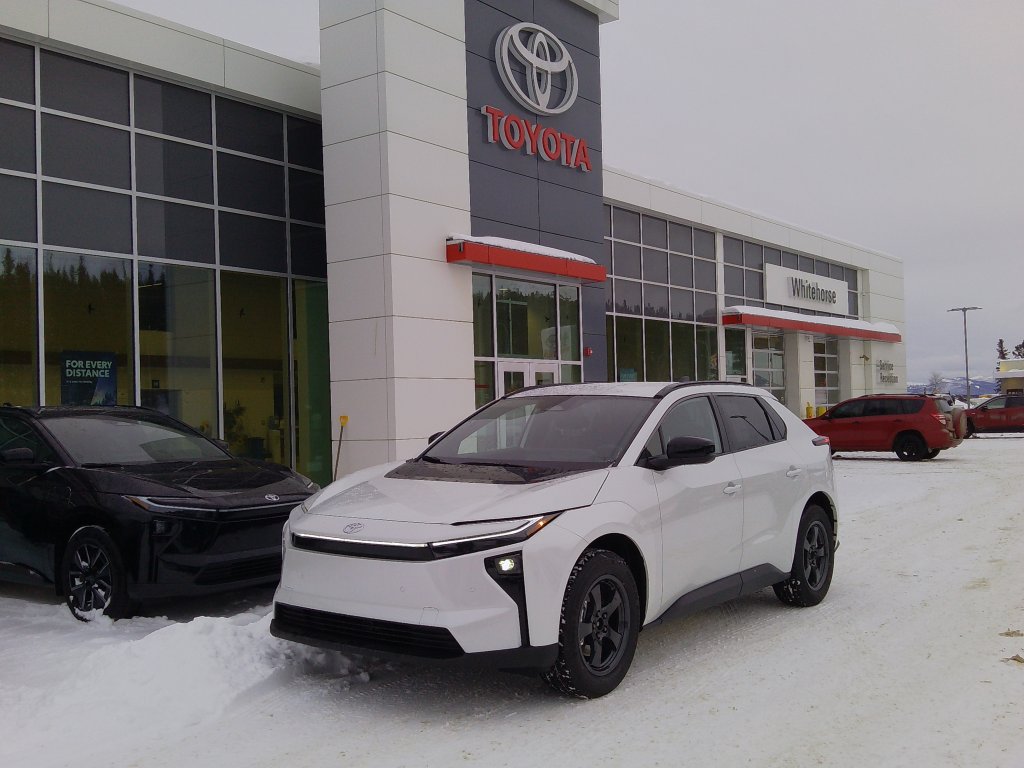 2026 Toyota bZ XLE (9995) Main Image